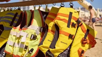 Kamizelka ratunkowa - jaką wybrać kamizelkę?