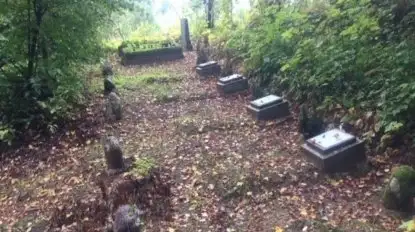 Opuszczone, leśne mogiły na Mazurach