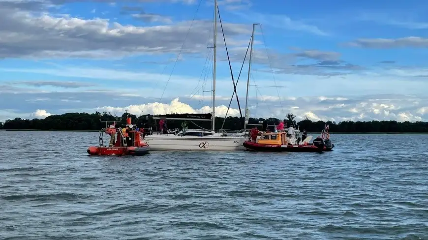 Zderzenie dwóch łodzi na jeziorze Mikołajskim