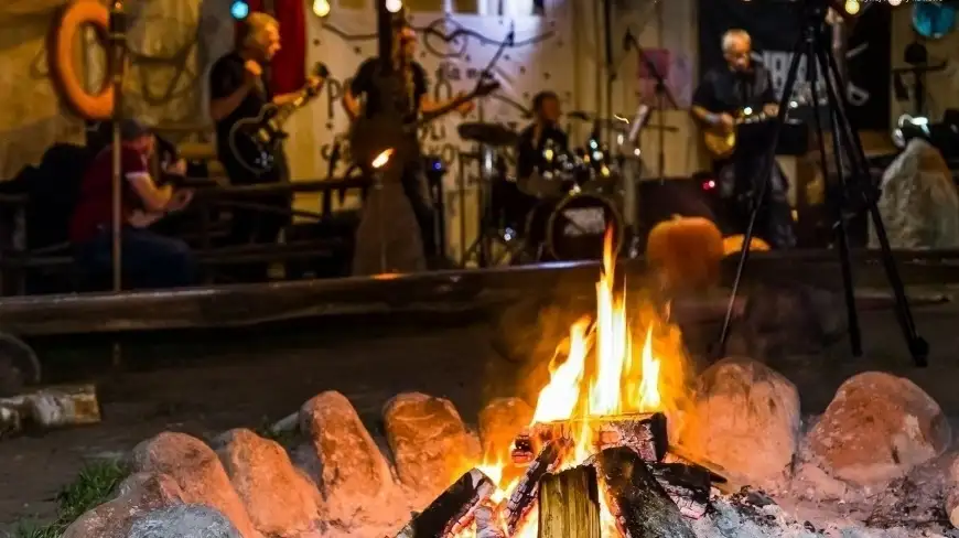 Zaduszki – Zaświaty w Tle dla Mew na Mazurach