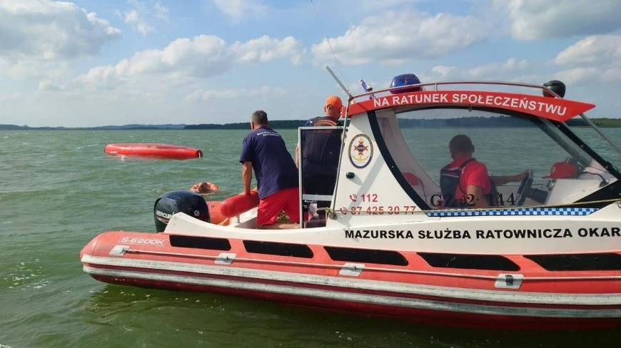 Wypadek na Śniardwach zakończony szczęśliwie. Akcja ratunkowa Mazurskiej Służby Ratowniczej