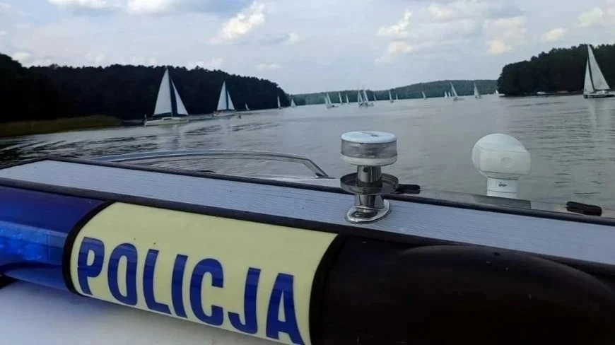 Policjanci patrolowali dronami mazurskie akweny podczas długiego weekendu