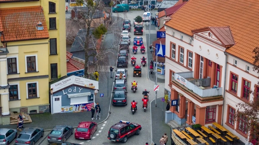 Parada Świętego Mikołaja w Mikołajkach na Mazurach