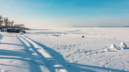 Wyścigi na zamarzniętych Śniardwach. Nie zabronione, ale niebezpieczne