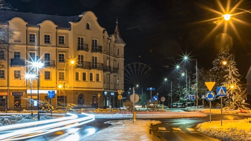 Mieszkańcy i turyści zapłacą więcej w sezonie za parkowanie w Giżycku