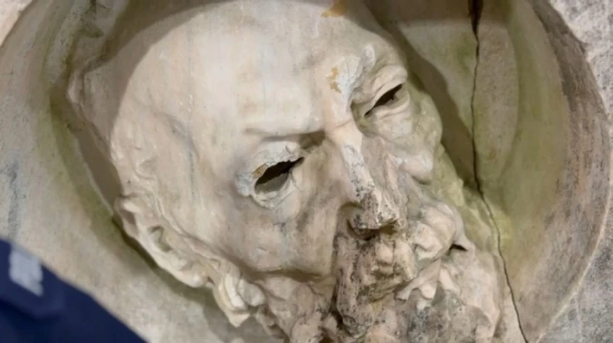 Sensacyjne odkrycie pod Warszawą. „Głowa ogrodnika” wraca na Mazury po ćwierćwieczu