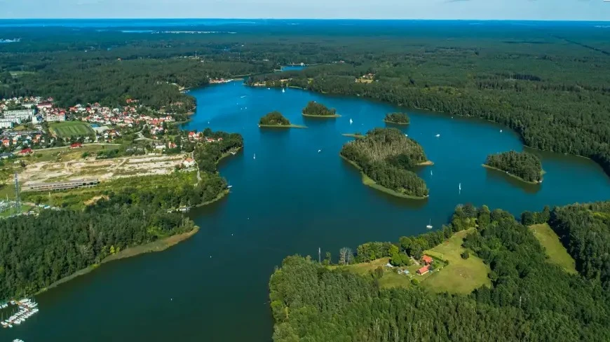 Mazury na start. Gdzie najlepiej postawić pierwszy krok na pokładzie? 