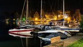 Zdjęcia nocne portu w Wierzbie przy jeziorze Bełdany - zdjęcie 9