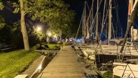 Zdjęcia nocne portu w Wierzbie przy jeziorze Bełdany - zdjęcie 6