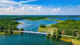 Wąskie żeglarskie gardło na Mazurach, jezioro Kirsajty - zdjęcie 20