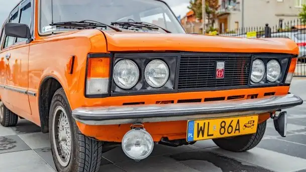 Zlot zabytkowych aut przy restauracji Nóż w wodzie w Mikołajkach - zdjęcie 6