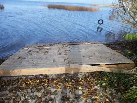 Szeroki Ostrów pełen śmieci - zdjęcie 1