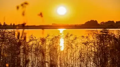 Zachód słońca nad jeziorem Kruklin, październik 2021