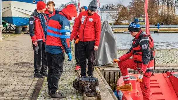 Fotorelacja z sprzątania dna w Ekomarinie Giżycko - zdjęcie 8