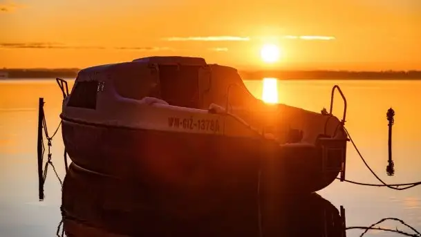 Grudniowy wschód słońca nad jeziorem Niegocin - zdjęcie 11