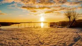 Grudniowy wschód słońca nad jeziorem Niegocin - zdjęcie 67
