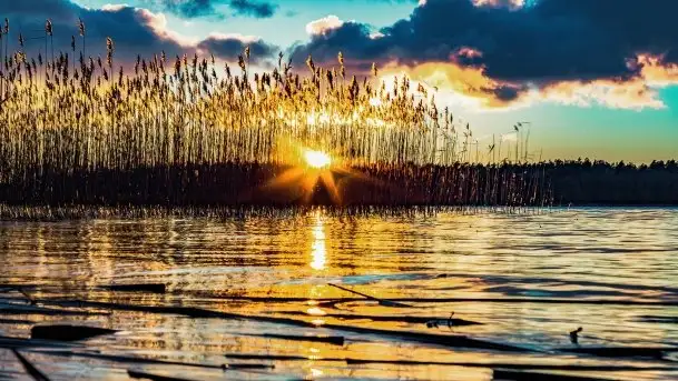 Grudniowy zachód słońca nad jeziorem Kisajno 2021