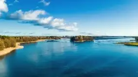 Zimowa sceneria nad plażą przy jeziorze Szóstak - zdjęcie 35