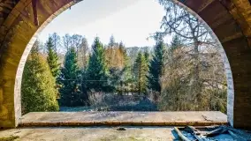 Ruiny pałacu z początku XX wieku w Notyście - zdjęcie 17