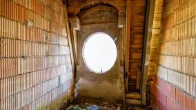 Ruiny pałacu z początku XX wieku w Notyście - zdjęcie 26