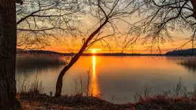 Zachód słońca nad jeziorem Dobskim, marzec 2022 r. - zdjęcie 10