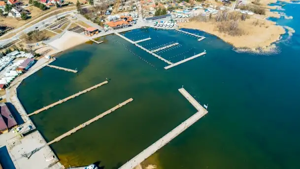 Wilkasy i okolice na zdjęciach z lotu mewy, marzec 2022 - zdjęcie 10