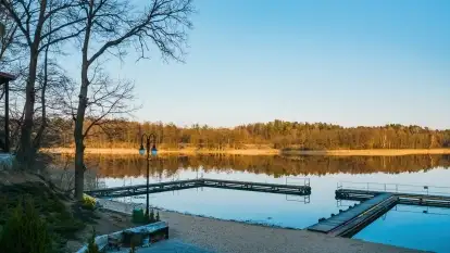 Jezioro Tajty widoczne z zachodniego brzegu