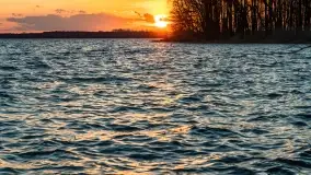 Zachód słońca nad jeziorem Dargin, przystań u Mielnika - zdjęcie 18