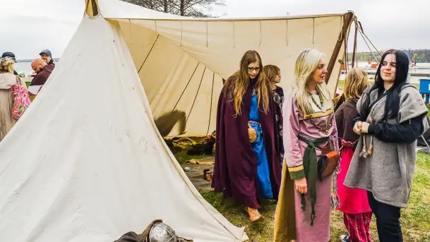 Wikingowie i średniowieczne klimaty na zdjęciach z otwarcia sezonu w Giżycku - zdjęcie 2