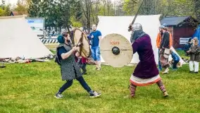 Wikingowie i średniowieczne klimaty na zdjęciach z otwarcia sezonu w Giżycku - zdjęcie 10