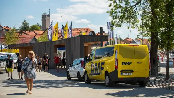 Fotorelacja z muzycznego i sportowego rozpoczęcia wakacji w Mikołajkach - zdjęcie 6