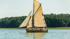 Regaty klubu Jacht Oldtimer, Kisajno, sierpień 2022 - zdjęcie 13