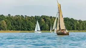 Regaty klubu Jacht Oldtimer, Kisajno, sierpień 2022 - zdjęcie 12