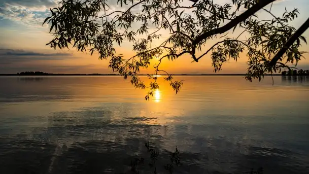 Zachód słońca nad jeziorem Dobskim w Fuledzie, czerwiec 2022 - zdjęcie 3
