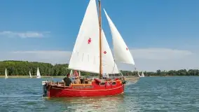 XXIII Zlot Klubu Jacht Oldtimer na zdjęciach Bożeny Klonowskiej - zdjęcie 17