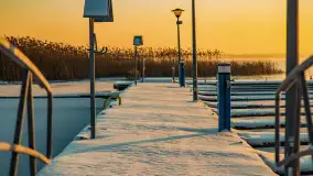 Zimowy wschód słońca w PTTK Wilkasy nad jeziorem Niegocin - zdjęcie 21