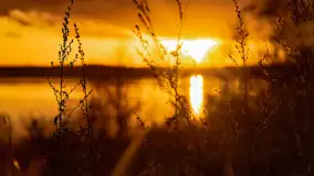 Grudniowy zachód słońca nad jeziorem Łabap - zdjęcie 3