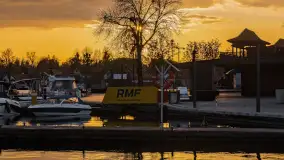 Zachód słońca w Mikołajkach, czuć sezon 2023 - zdjęcie 36