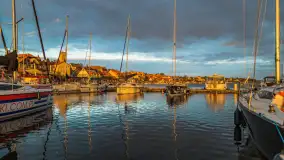 Zachód słońca w Mikołajkach, czuć sezon 2023 - zdjęcie 3