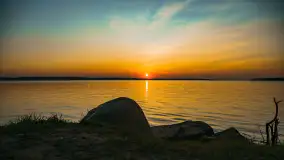 Zachód słońca w Pierkunowie, jezioro Kisajno, kwiecień 2023 r. - zdjęcie 12