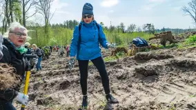 Przy Wilczym Szańcu posadzono 5000 dębów - zdjęcie 54