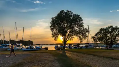 Zachód słońca nad jeziorem Świecajty, widok z Ognistego Ptaka, czerwiec 2023 r.