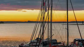 Wschód słońca nad jeziorem Mamry, Stanica Wodna Kietlice, sierpień 2023 r. - zdjęcie 38