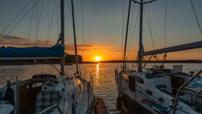 Zachód słońca nad jeziorem Święcajty, sierpień 2023 r.