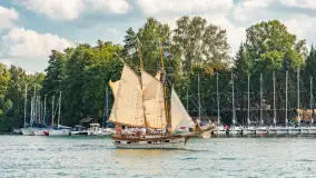 Oldtimery w Strandzie i na jeziorze Kisajno, sierpień 2023 r. - zdjęcie 16