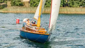 Oldtimery w Strandzie i na jeziorze Kisajno, sierpień 2023 r. - zdjęcie 11