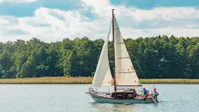 Oldtimery w Strandzie i na jeziorze Kisajno, sierpień 2023 r. - zdjęcie 18