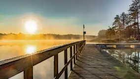 Wrześniowy i mglisty wschód słońca nad jeziorem Mój - zdjęcie 56