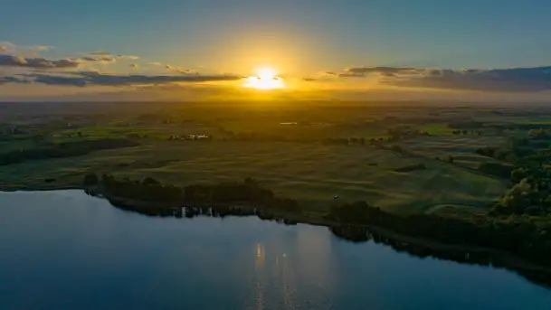 Zachód słońca nad jeziorem Mój, październik 2023 r.
