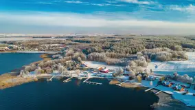 Zimowe Mazury nad jeziorem Święcajty w Ogonkach, listopad 2023 r. - zdjęcie 1